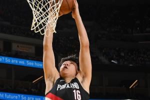 持球时间不多！美网友：杨瀚森极具威胁开拓者应该多为他布置战术