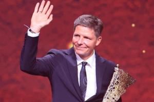 再添一个奖杯！水晶宫主帅格拉斯纳被评为奥地利年度最佳教练👏