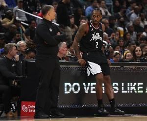 卢谈小卡表现不佳：要去研究下 让他在进攻端专注投入是我的职责