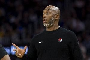 媒体人：即使昌西无罪 我估计开拓者也会把他拿下 换个队再上任吧