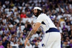 连续缺阵第4场！NBA杯独行侠客战灰熊 浓眉因左小腿拉伤缺席