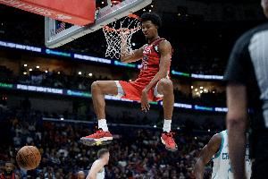 独自苦苦支撑！墨菲半场高效9投6中得16分4板1助