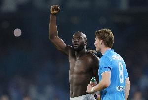 米体：卢卡库预计本月底就能回归那不勒斯合练