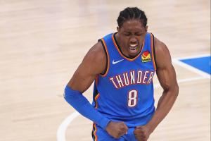 😂别忘了我啊！杰伦威全美直播抢话筒：我还在打球！我发誓！